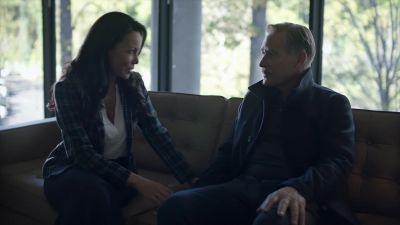 - It'll cost you.
- [chuckles] - Black Lightning