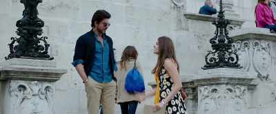 It'll help me remember.
Walk up those steps. - Jab Harry Met Sejal