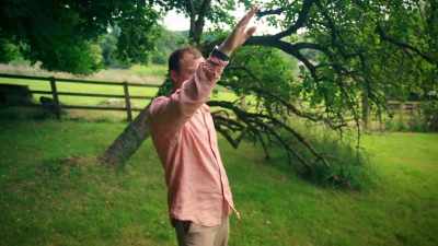 It'll just bob up and down
until it disintegrates.
Forever.Yes. - James May and the Dull Men