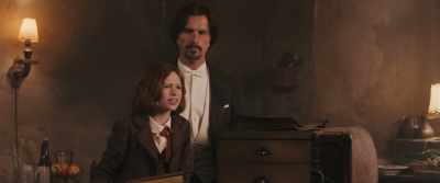 - It'll lead you astray, bring calamity.
- Just one tiny peek... - Hui Buh and the Witch's Castle