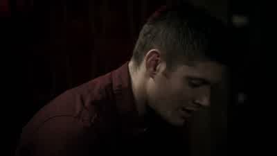It's a-- A text message. - Supernatural