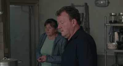 - It's a complete disaster.
- The joints have all gone. - The Old Oak