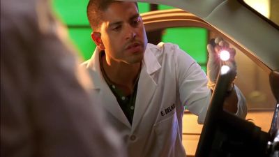 It's a contact lens. - CSI: Miami
