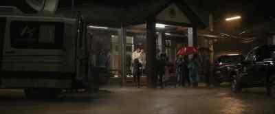 It's a deep cave, - Thirteen Lives