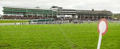 It's a disastrous start
for Dream Alliance. - Dream Horse