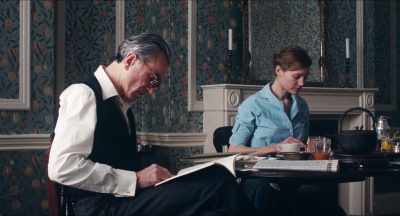 It's a distraction.
It's very distracting. - Phantom Thread