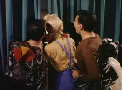 It's a full house.
Come on, get in your places. - By the Light of the Silvery Moon