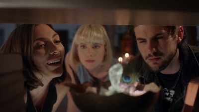- It's a gift for the house, - Don't Let Her In