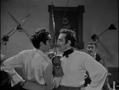 - It's a good effort, capitán.
- My next will be better, my fancy clown. - The Mark of Zorro