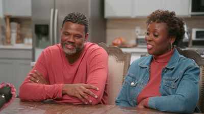 -It's a great intimacy for couples to use.
-[Shenika] Hmm. - How To Build a Sex Room