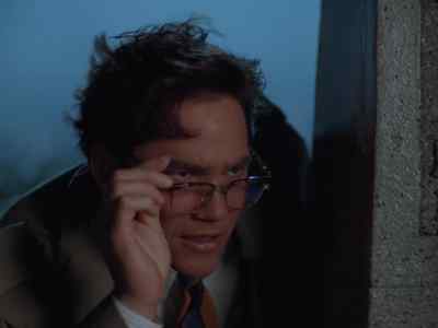 It's a guard. - Lois & Clark: The New Adventures of Superman
