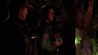 It's a hand print. - Stargate SG-1