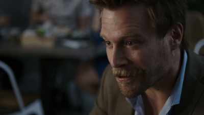 It's a honey trap, right?
You're here to compromise me. - Professionals