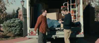 - It's a little big for you, no?
- I'll get it fitted. - American Murderer
