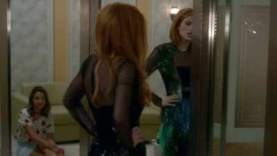 It's a little,
uh, peacocky, right? - Famous in Love