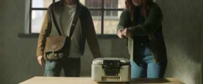- It's a lockbox. You can pick it.
- Yeah. - Argylle