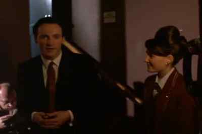 - It's a long way.
- It certainly is. - Thirty Two Short Films About Glenn Gould