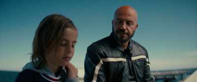 - It's a monkey. - A monkey, okay. - Darkland: The Return
