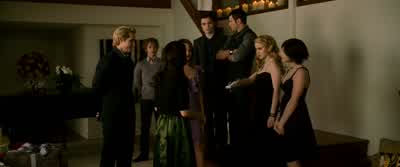 It's a necklace. - The Twilight Saga: New Moon