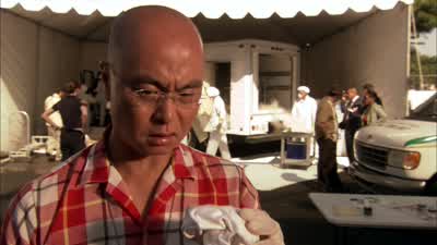 It's a new shirt. - Dexter