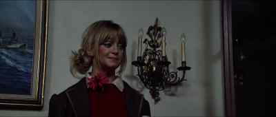 It's a palace. - The Girl from Petrovka