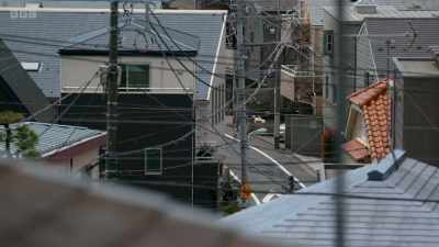 It's a place of urban clutter, - The Art of Japanese Life
