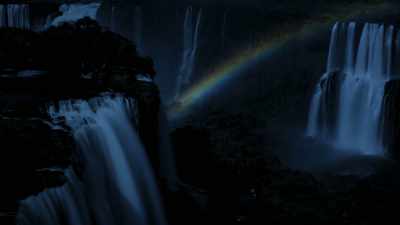 It's a rainbow,
but it's created by the moonlight. - Welcome to Earth