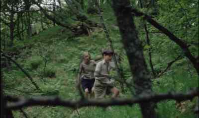 - It's a real forest.
- A jungle, almost. - Swallows and Amazons