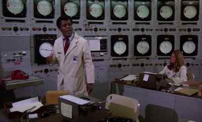 It's a red light on the cooling system. - Return from Witch Mountain