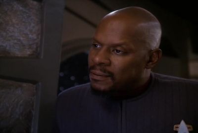 It's a reflection. - Star Trek: Deep Space Nine