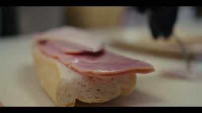 It's a sandwich that they can
make quick, that they press fast. - Street Food: USA