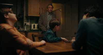 It's a school night. Remember?
Go on, I'll be up in a minute. - The Lost King