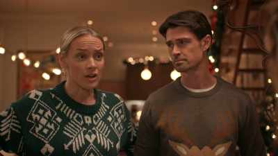 It's, a silent auction
thing at the museum. - The Christmas Charade