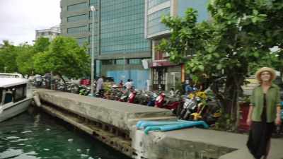 It's a small island
but a big city, - Love in the Maldives