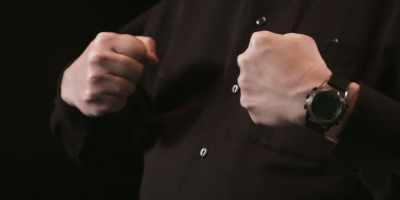 It's a symbol, it's a heart and it's
two hands pulling on either side - Kings of Coke