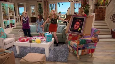 It's a velvet Artie! - Liv and Maddie