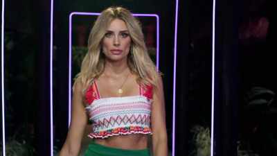 ♪ IT'S ABOUT TIME NOW WE SET IT
UP ♪ - Love Island