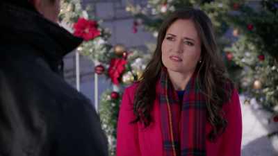 It's actually really, really nice
living with my mom. - Christmas at the Drive-In