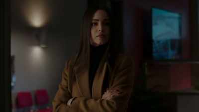 ♪ It's all a survival ♪ - Pretty Little Liars: The Perfectionists