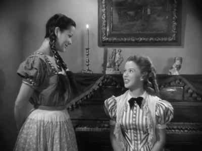 It's all right, Guadalupe. - Fort Apache