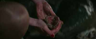 It's all right. It's all right, sweetheart. - The Zookeeper's Wife