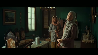 It's all right, let them play. - Bayi Ajaib