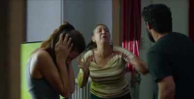 - It's all that slut Paqui's idea!
- Paco! - Carmen & Lola