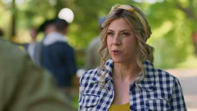 It's almost like she copies
Birdie or something. - The Heiress and the Handyman