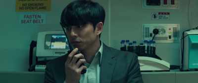 It's an ambulance. We'll give way for it. - Seobok