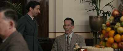 It's an emergency.
My boss has no paper this morning. - Florence Foster Jenkins