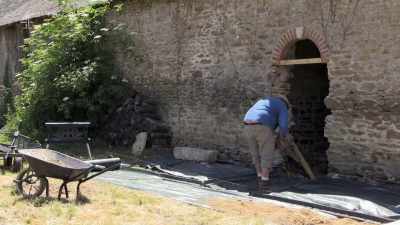 - It's an exciting
time at the Chateau, - Escape to the Chateau: Make Do & Mend