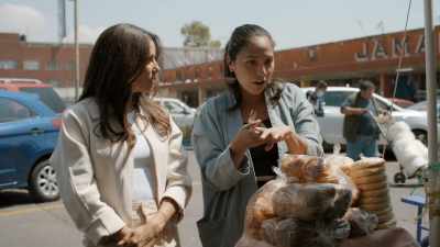 - It's an oval-shaped patty,
and it's stuffed with, - Eva Longoria: Searching for Mexico