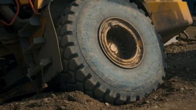 - It's barely hanging on there, so...
- Yeah. - Gold Rush