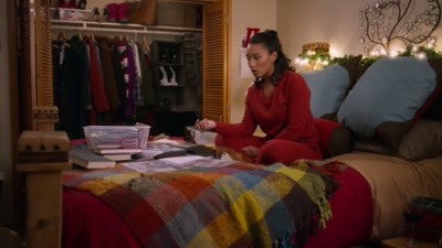 - It's been...
- I'm not mad at him for dating, - Yuletide the Knot